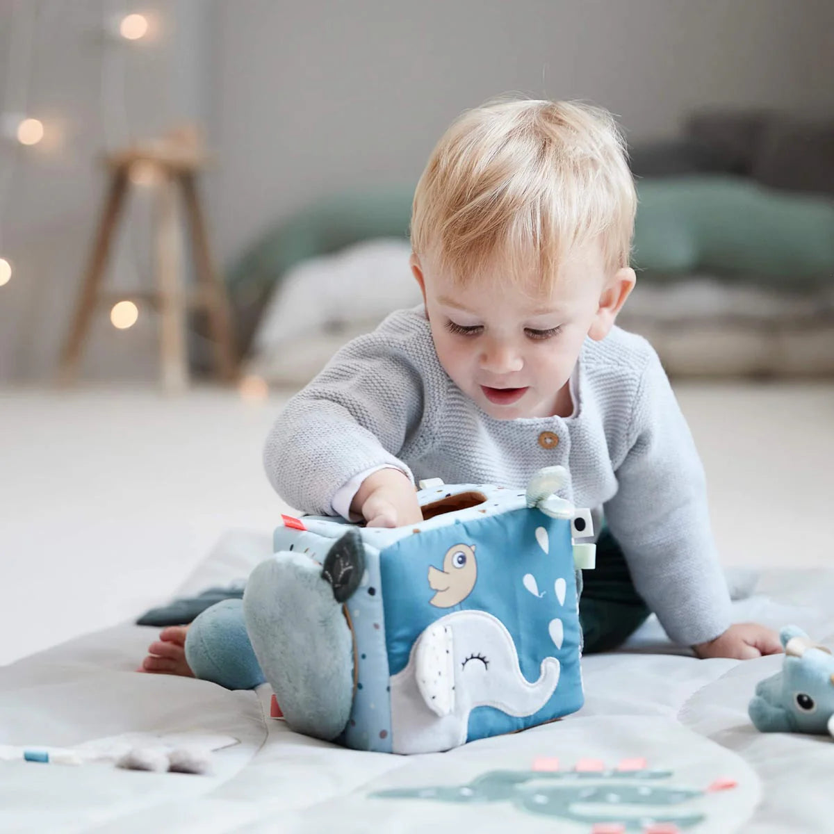 Done By Deer Discovery Cube Deer Friends