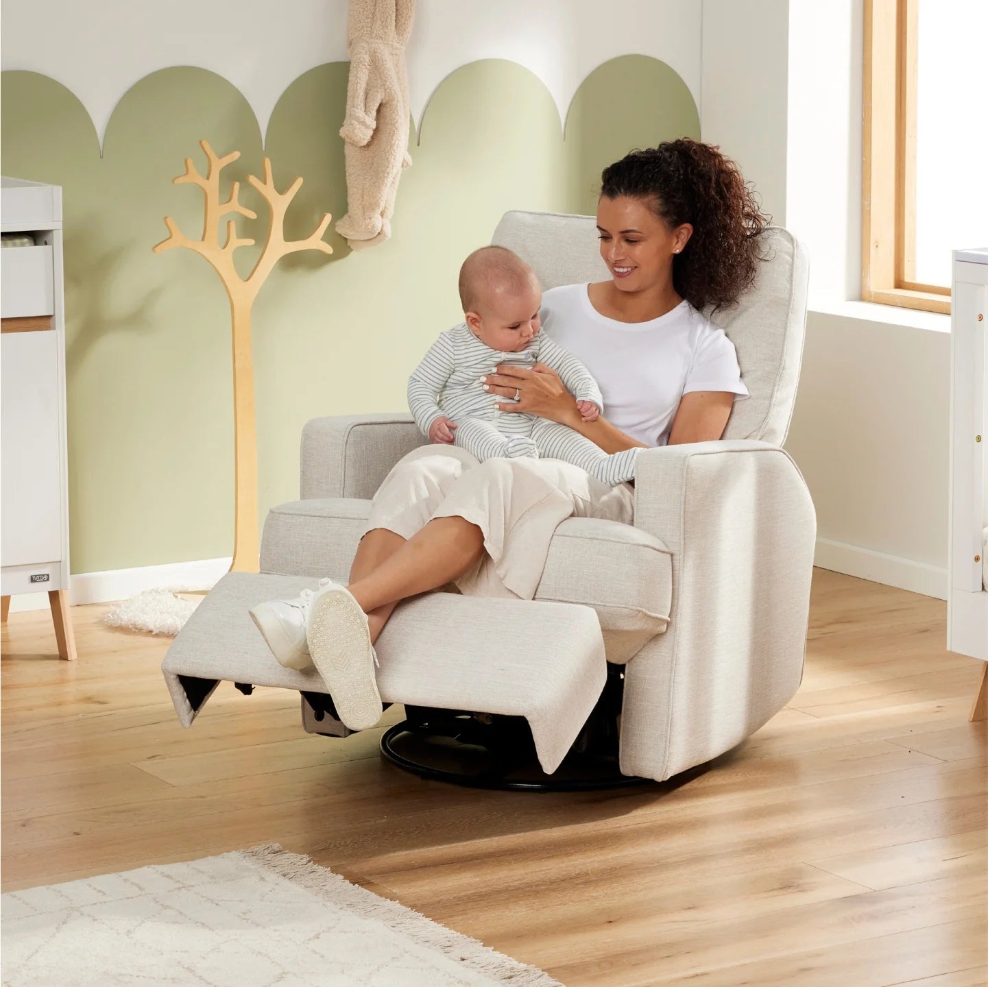 Il Tutto Quinn Electric Recliner Glider Chair Egg Shell