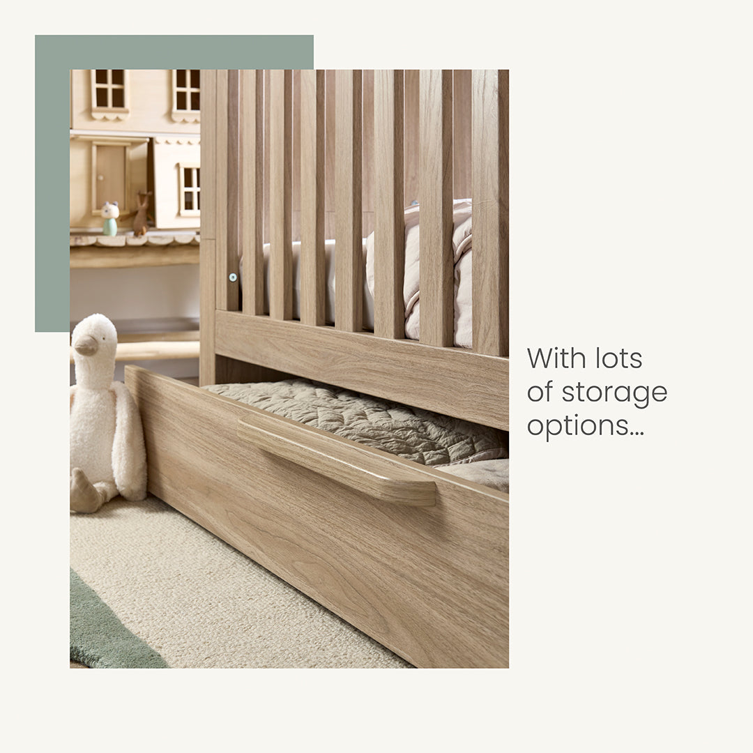 Mamas & Papas Franklin Light Oak 4 piece set with Cot Bed, Mattress, Fitted Sheets & Mattress Protector