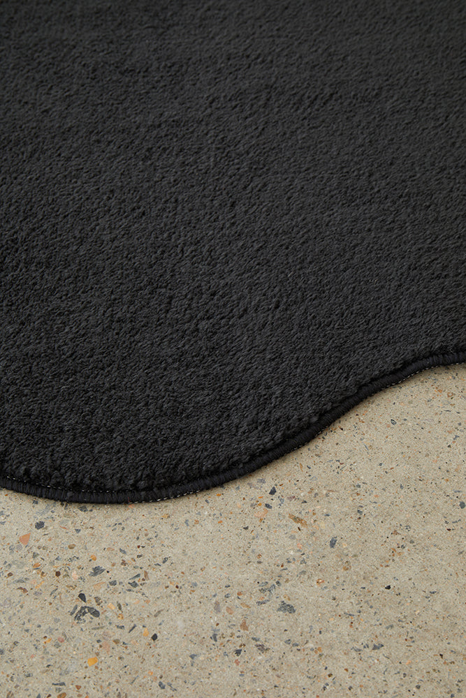 Sybaki Evelyn Black Runner Rug