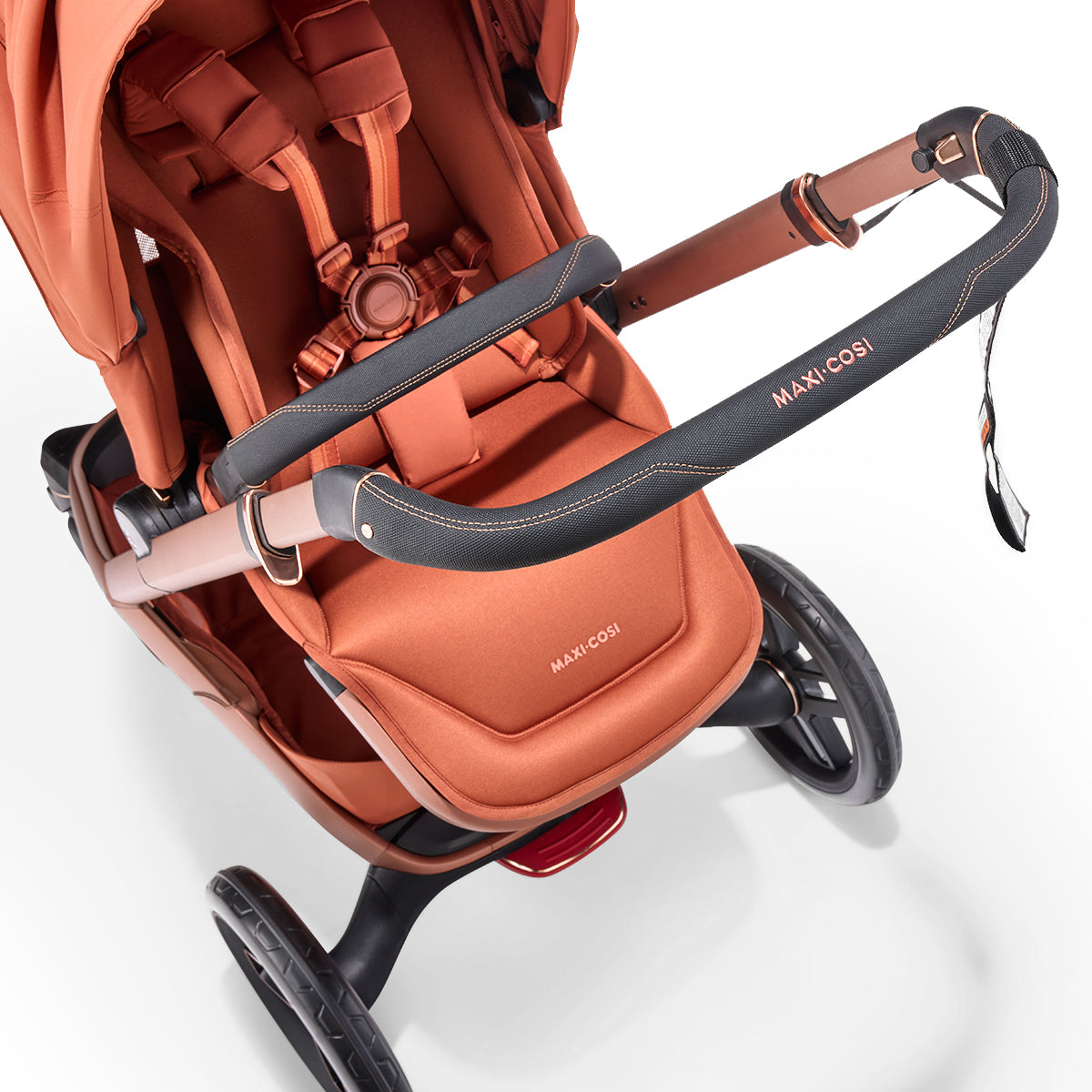 Maxi Cosi Fame+ Stroller with Bassinet Bundle