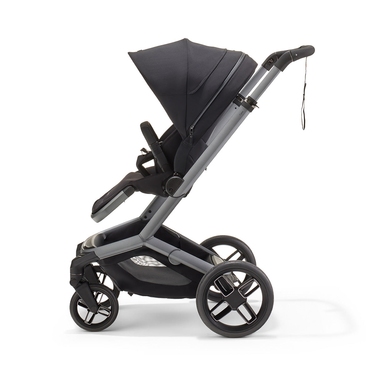 Maxi Cosi Fame+ Stroller with Bassinet Bundle