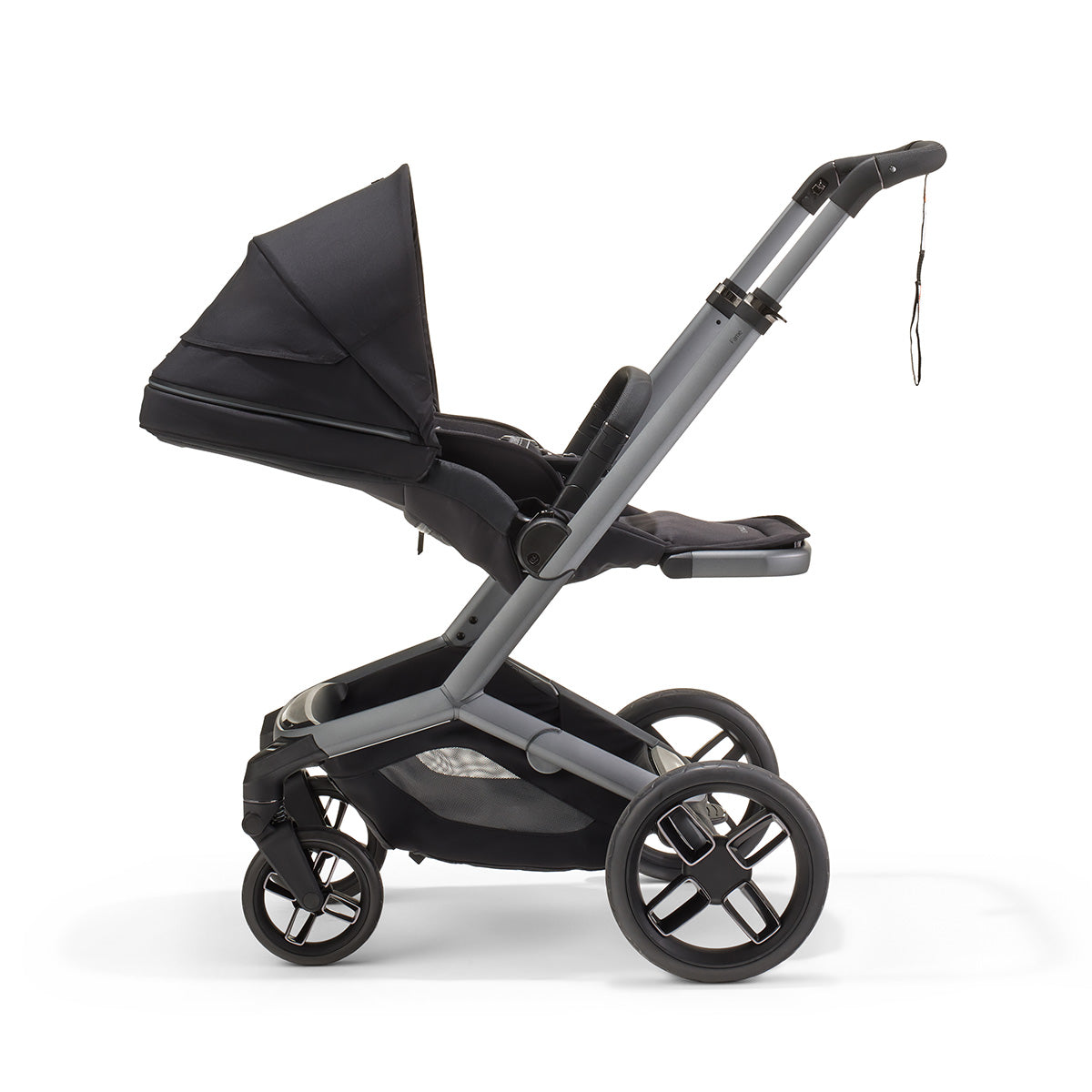 Maxi Cosi Fame+ Stroller with Bassinet Bundle