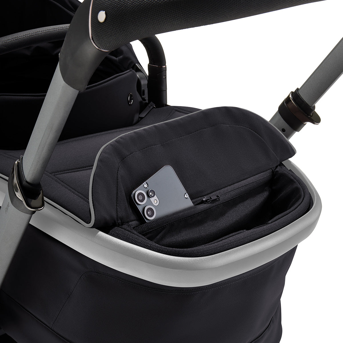 Maxi Cosi Fame+ Stroller with Bassinet Bundle