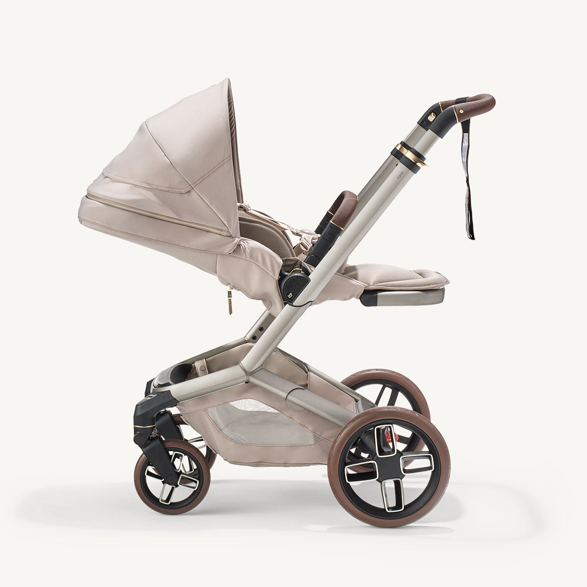 Maxi Cosi Fame+ Stroller with Bassinet Bundle