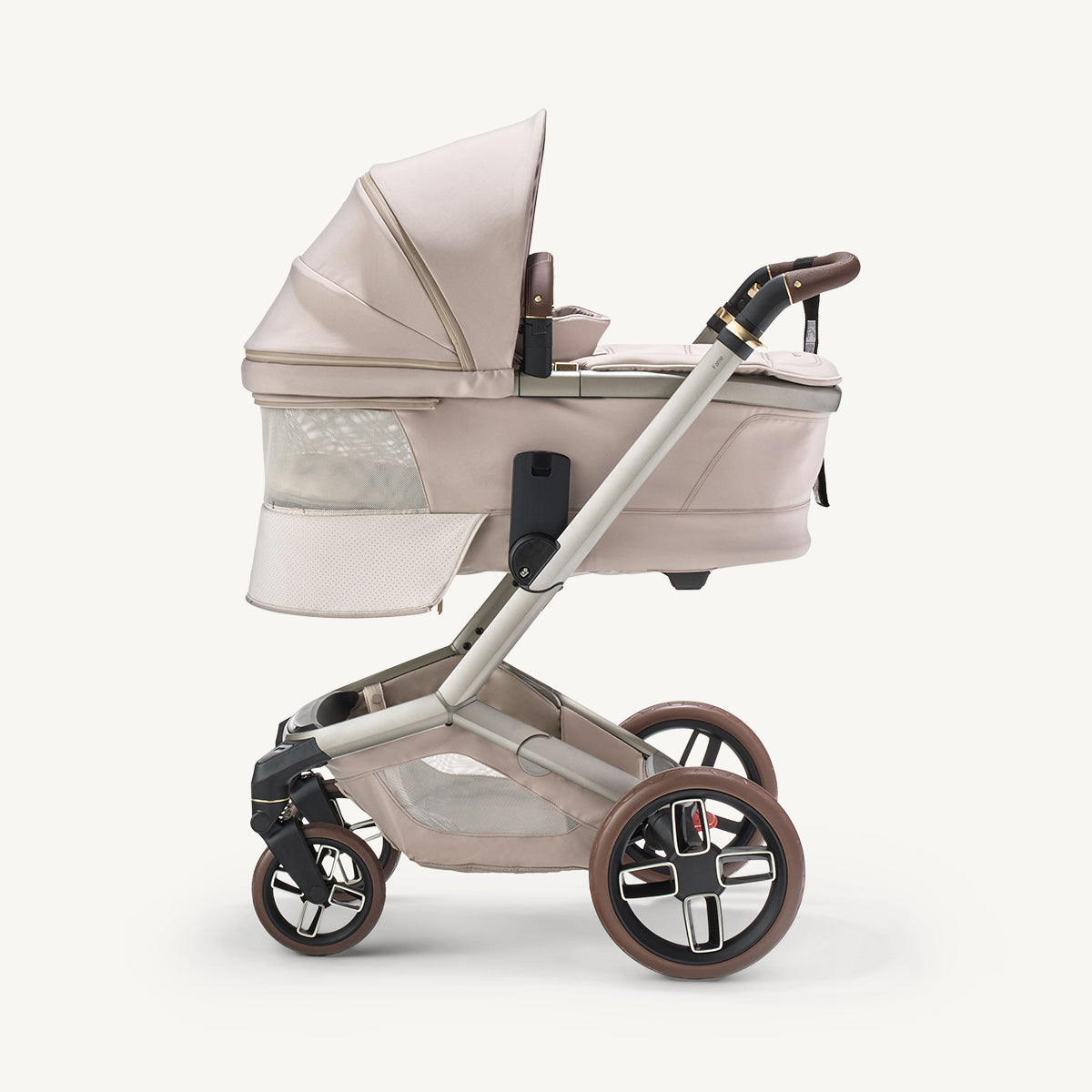 Maxi Cosi Fame+ Stroller with Bassinet Bundle