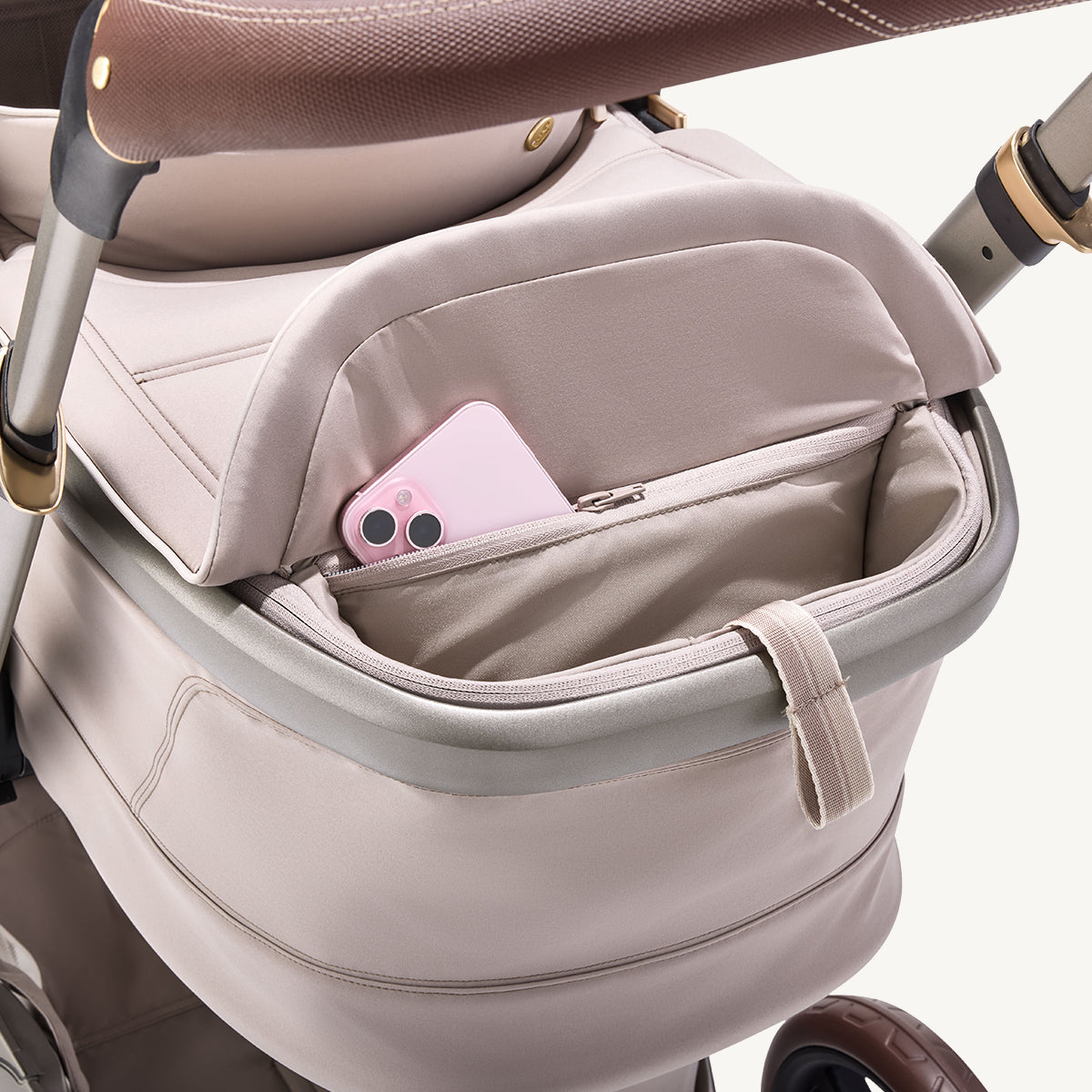 Maxi Cosi Fame+ Stroller with Bassinet Bundle