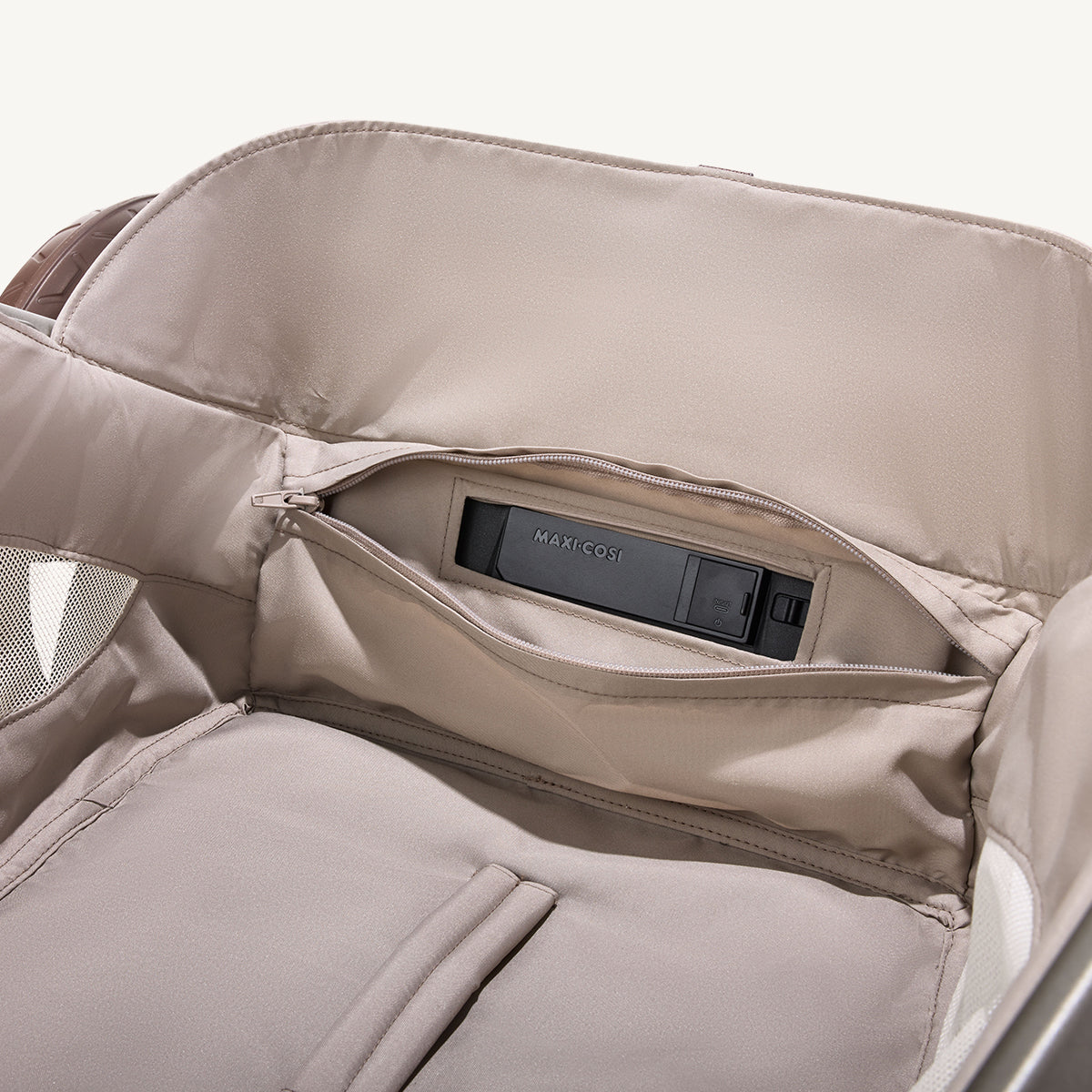 Maxi Cosi Fame+ Stroller with Bassinet Bundle