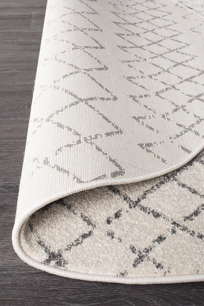 Sybaki Delilah White Round Rug