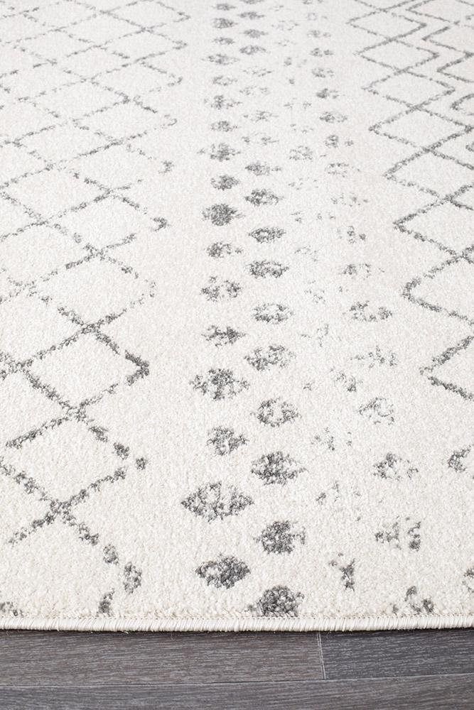 Sybaki Delilah White Runner Rug