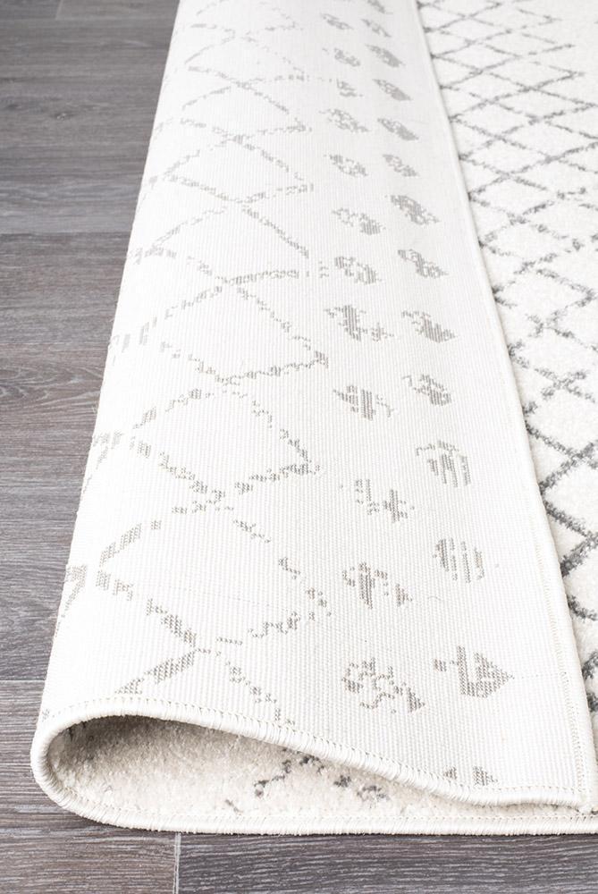 Sybaki Delilah White Runner Rug