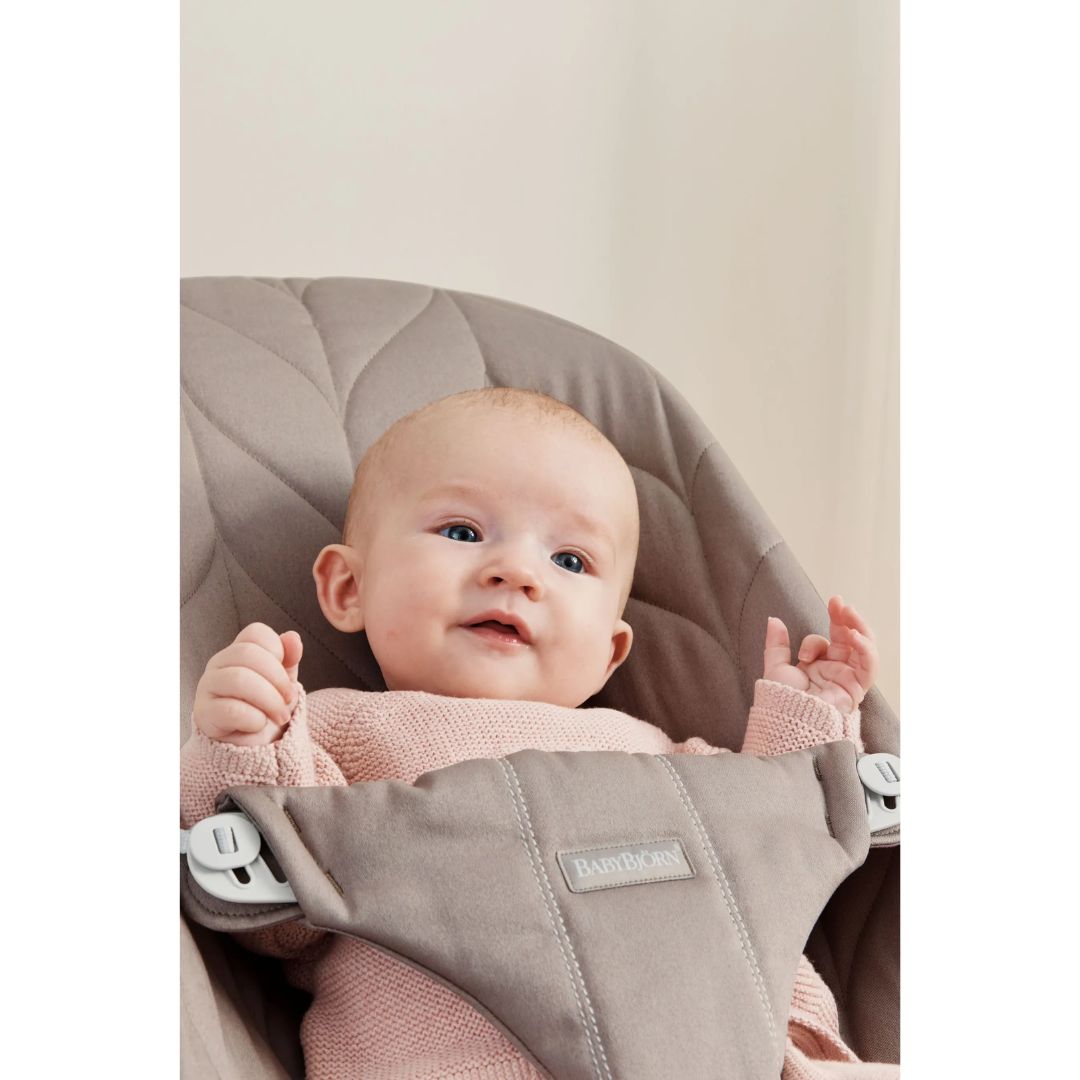 BabyBjorn Bouncer Bliss Woven Petal Quilt Sand Grey – Baby Kingdom