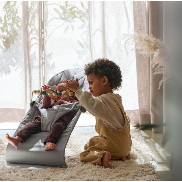 BabyBjorn Bouncer Bliss Woven Petal Quilt Light Grey