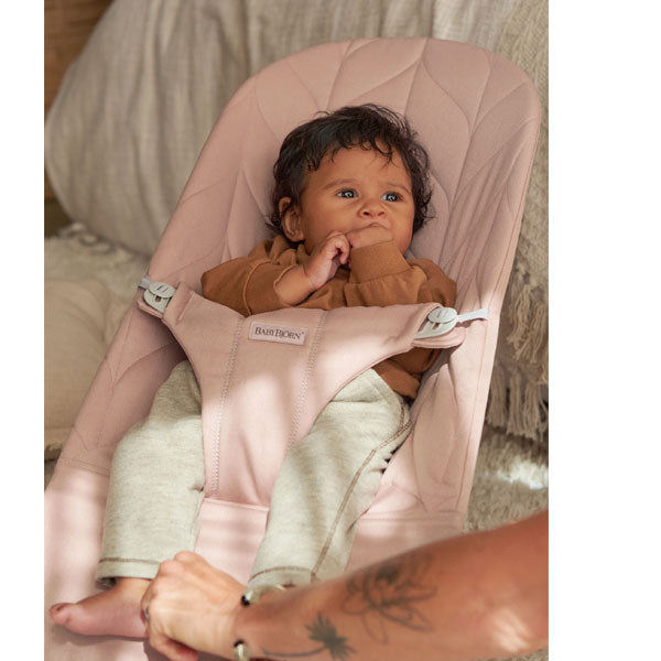 BabyBjorn Bouncer Bliss Woven Petal Quilt Dusty Pink