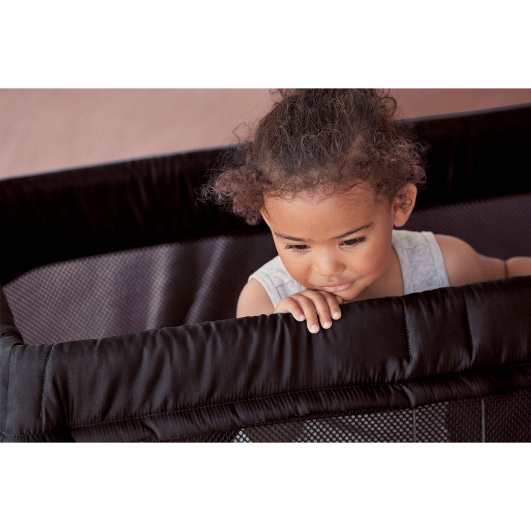 BabyBjorn Travel Cot Light Black Mesh