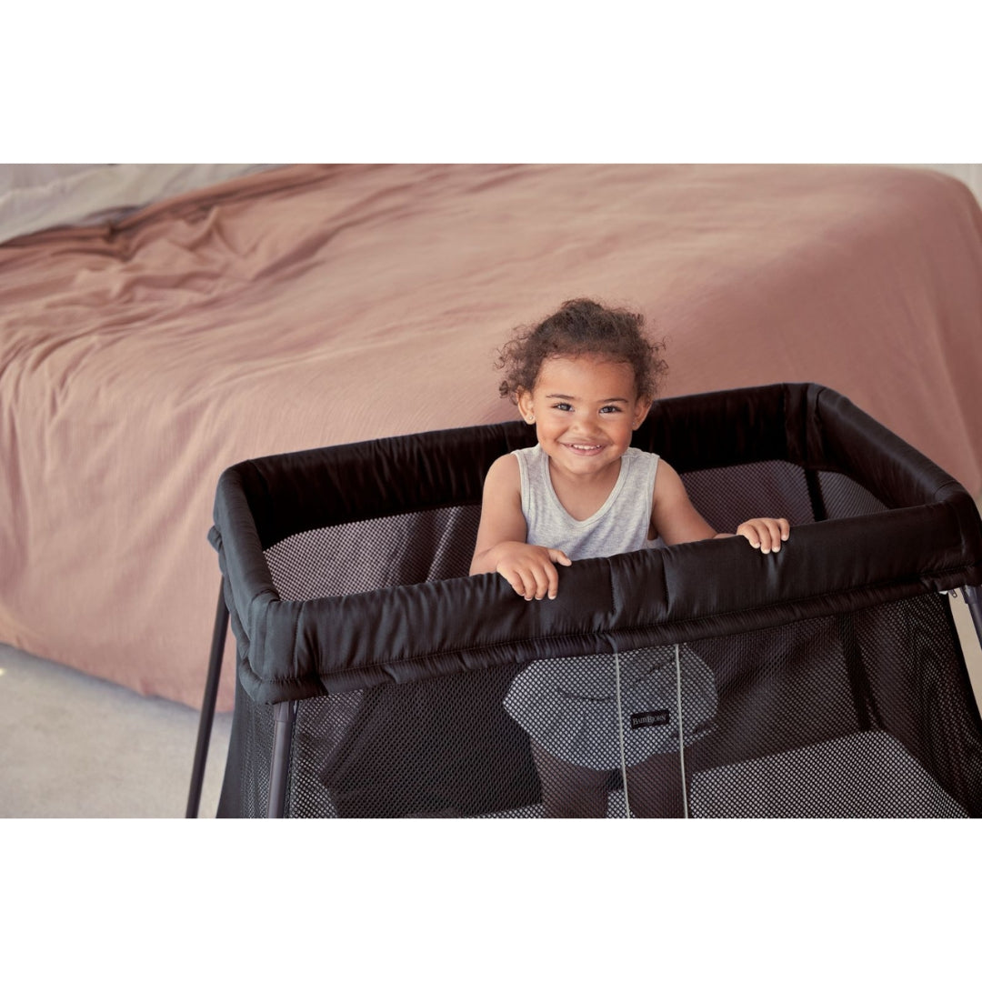 BabyBjorn Travel Cot Light Black Mesh
