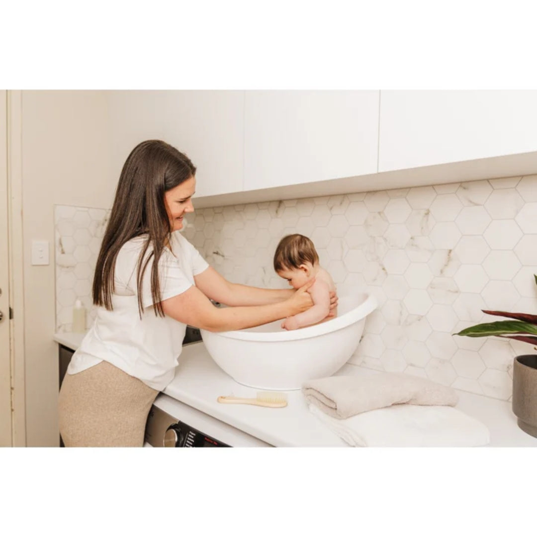 Bubble Cuddle Bath with Newborn Support Insert White