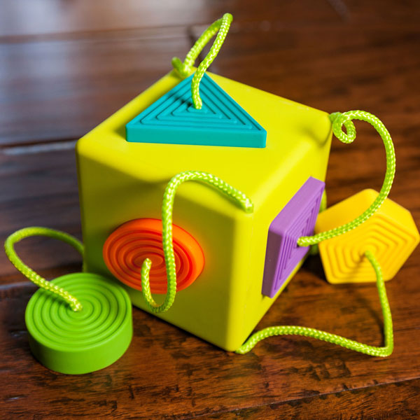 Fat Brain Oombee Cube Toy