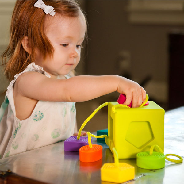 Fat Brain Oombee Cube Toy