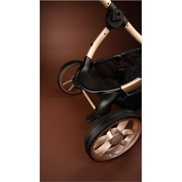 iCandy Peach 7 Pram Biscotti TRAVEL SYSTEM (includes Maxi Cosi Infant Carrier with Base)