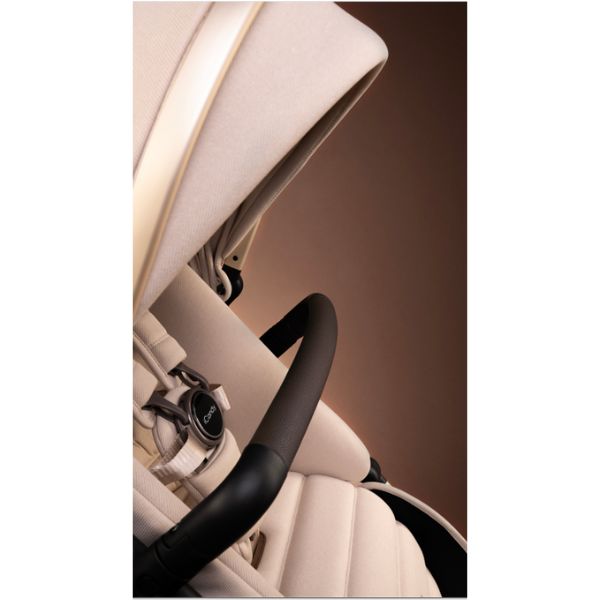 iCandy Peach 7 Pram Biscotti TRAVEL SYSTEM (includes Maxi Cosi Infant Carrier with Base)