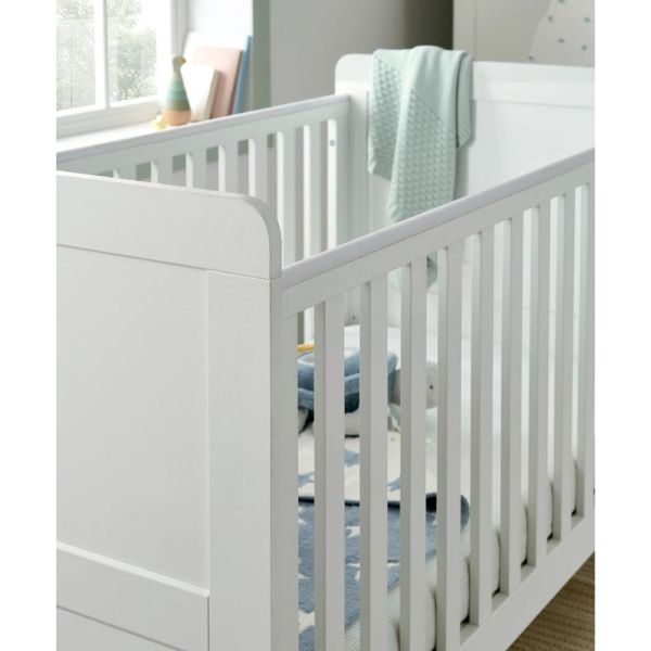Mamas & Papas Hampden Cot Bed White + Mattress