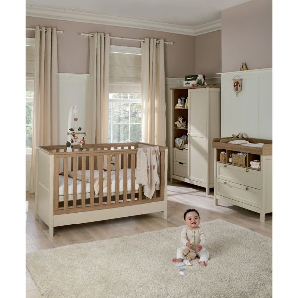 Mamas & Papas Harwell Cashmere 5 piece set with Cot Bed, Dresser Changer, Mattress, Fitted Sheets & Mattress Protector