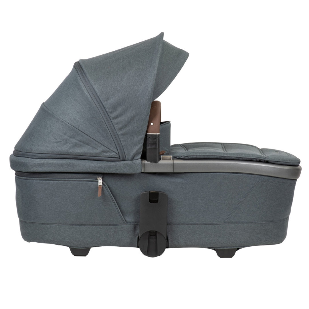Maxi Cosi Fame Stroller Twillic Graphite with Carrycot Bundle