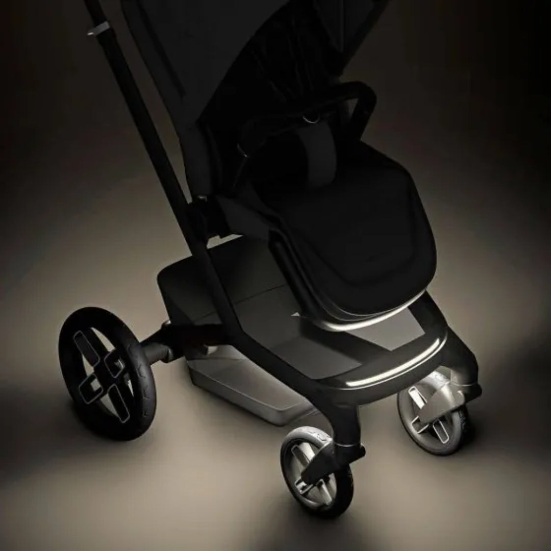 Maxi Cosi Fame Stroller Twillic Black with Carrycot Bundle
