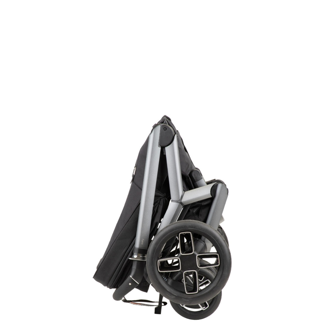 Maxi Cosi Fame Stroller Twillic Black with Carrycot Bundle