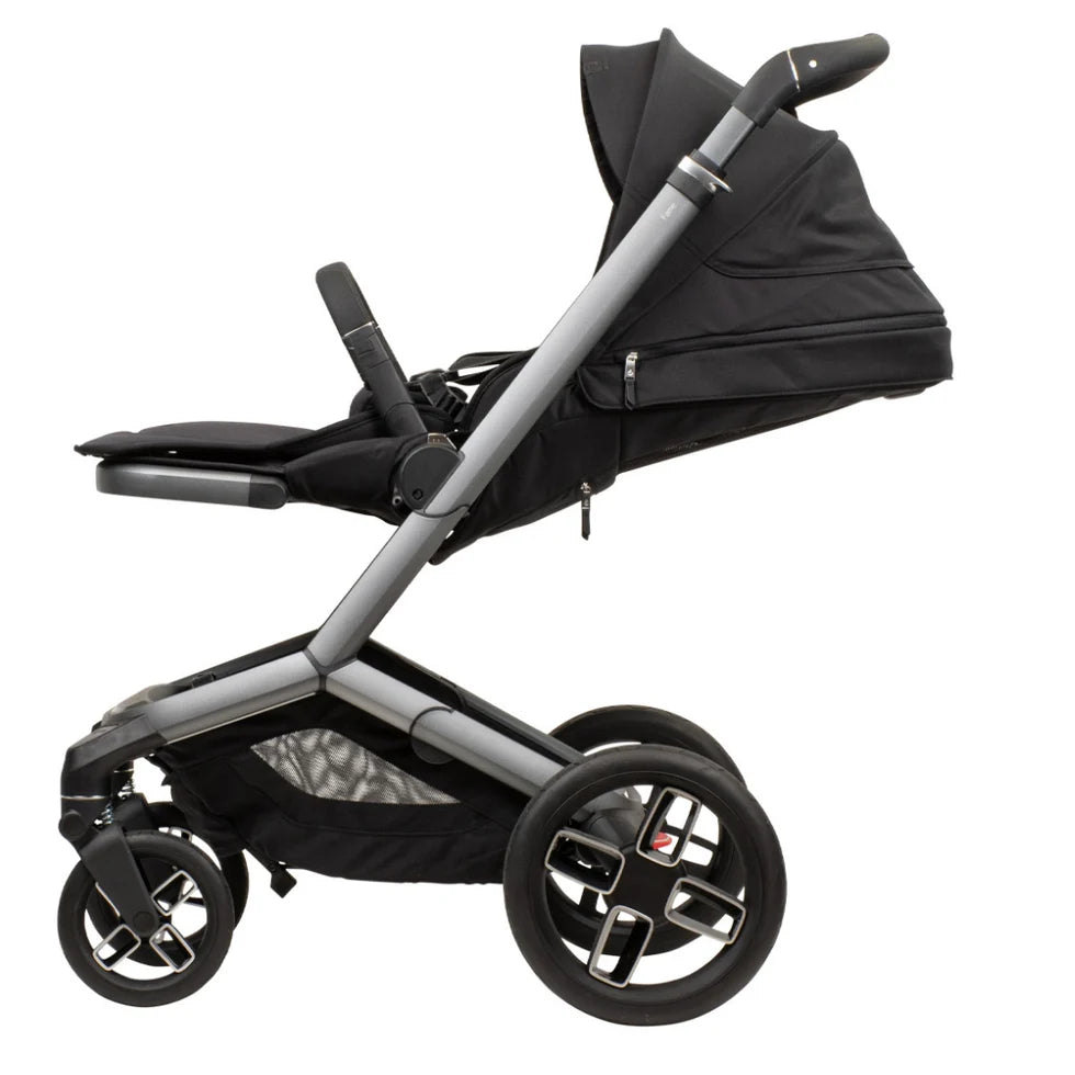 Maxi Cosi Fame Stroller with Carrycot Bundle