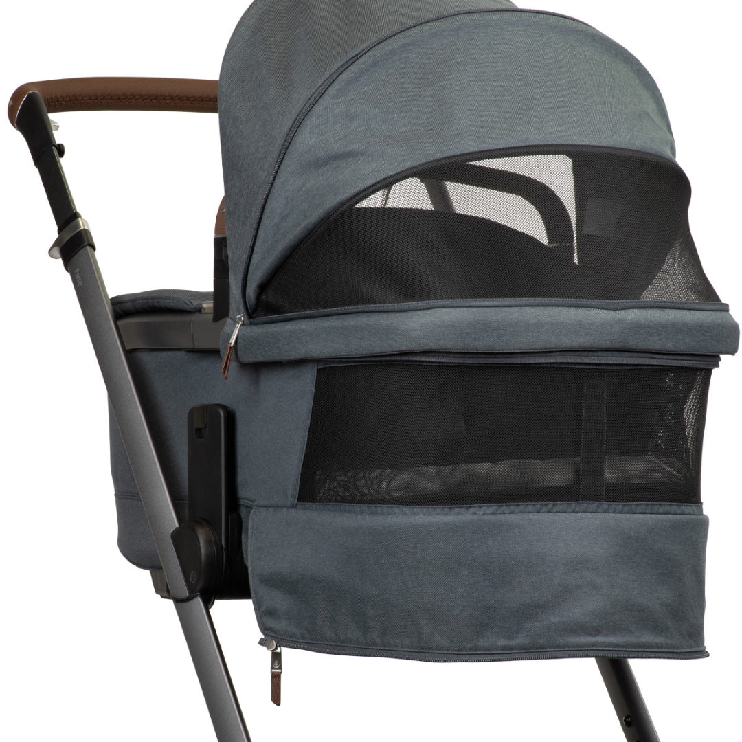 Maxi Cosi Fame Stroller Twillic Graphite with Carrycot Bundle