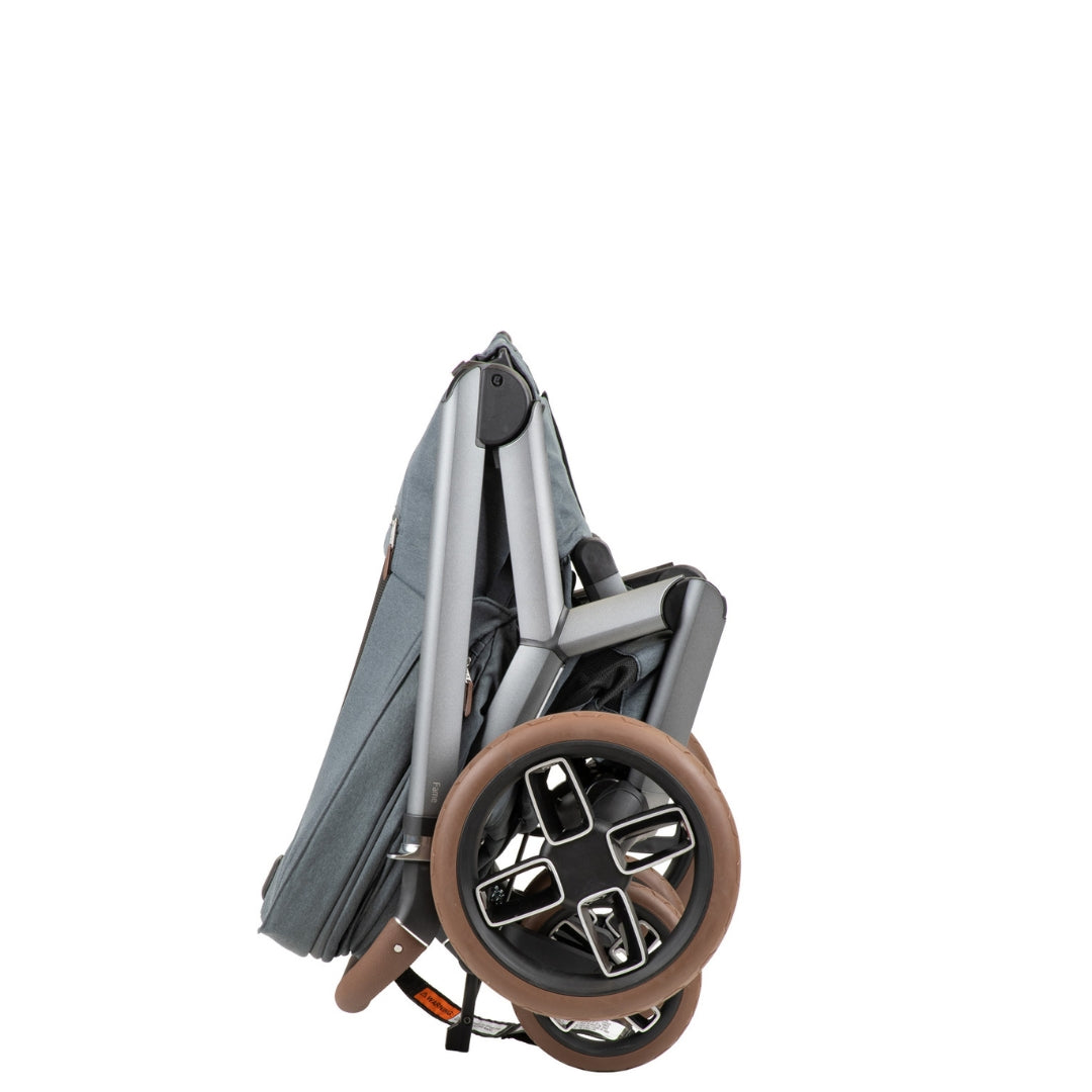 Maxi Cosi Fame Stroller Twillic Graphite with Carrycot Bundle