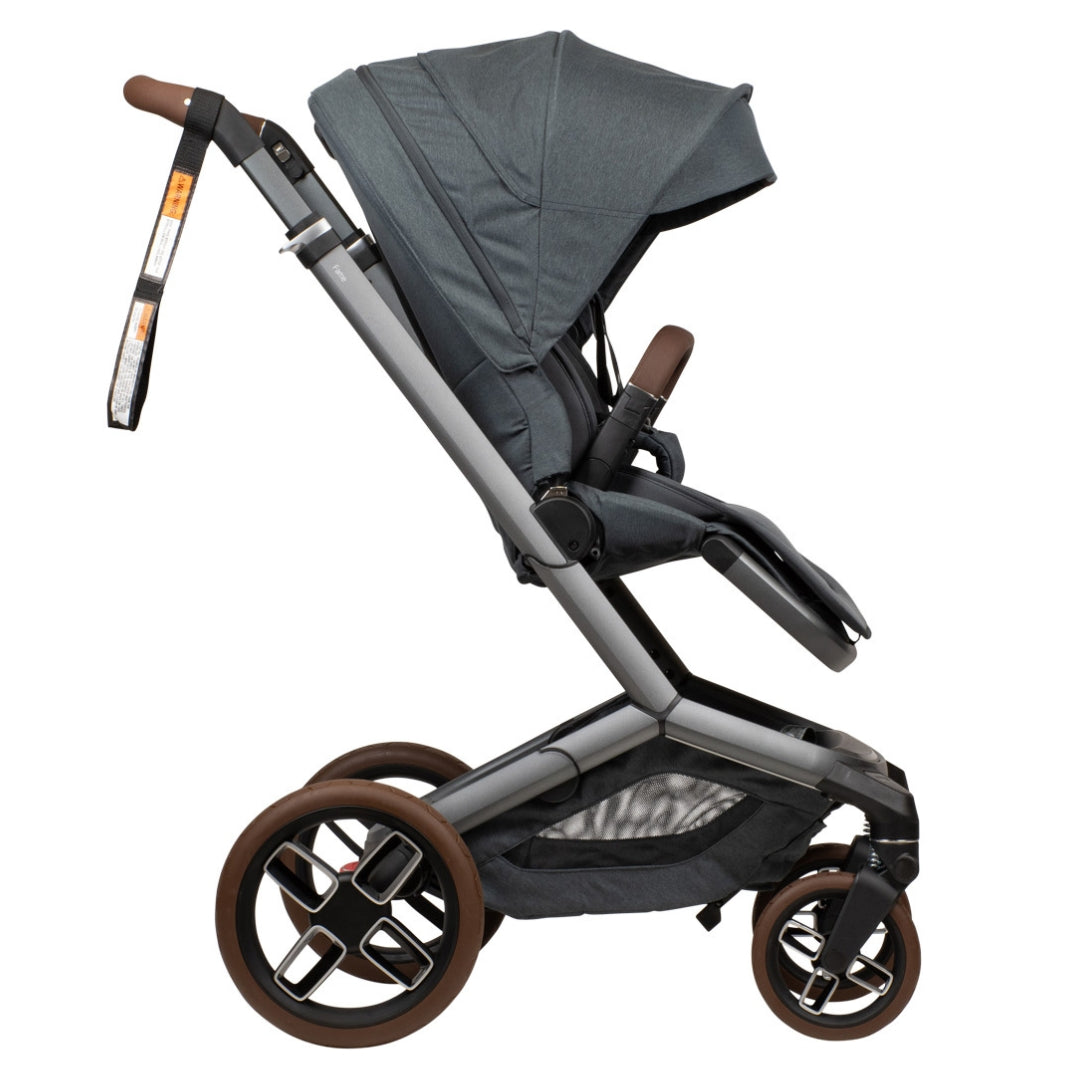 Maxi Cosi Fame Stroller Twillic Graphite with Carrycot Bundle