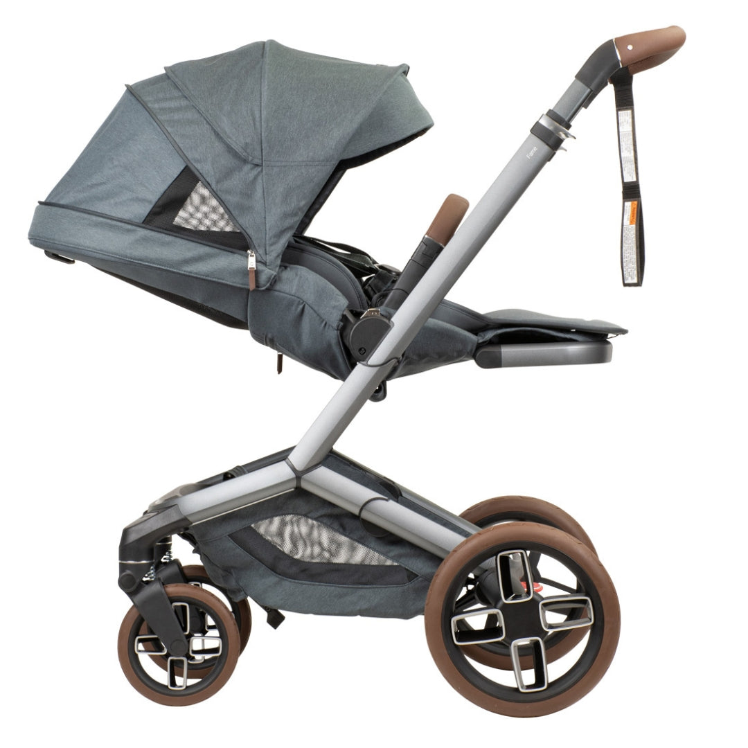 Maxi Cosi Fame Stroller Twillic Graphite with Carrycot Bundle