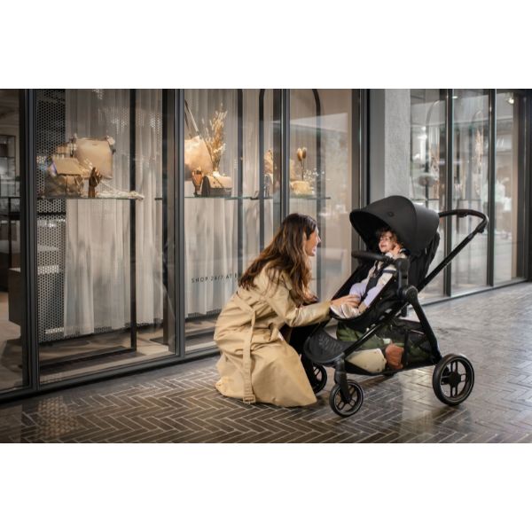 Maxi Cosi Mali Pram Twillic Black