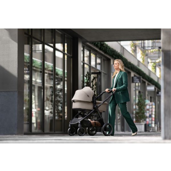 Maxi Cosi Mali Pram Twillic Truffle