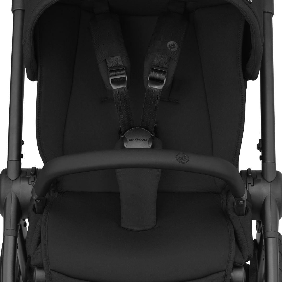 Maxi Cosi Oxford Stroller Essential Black with Oria Bassinet