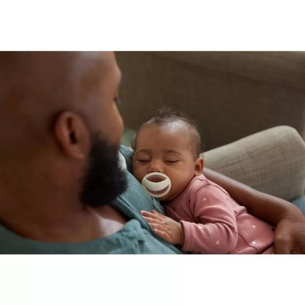 NUK MommyFeel Soothers 0-9 Months Mint/Off White 2pk