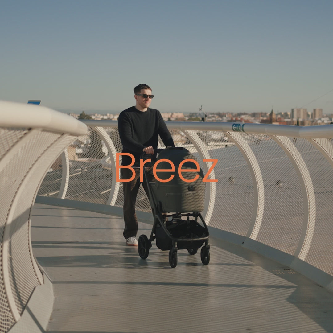 Load video: Silver Cross Breez Pram