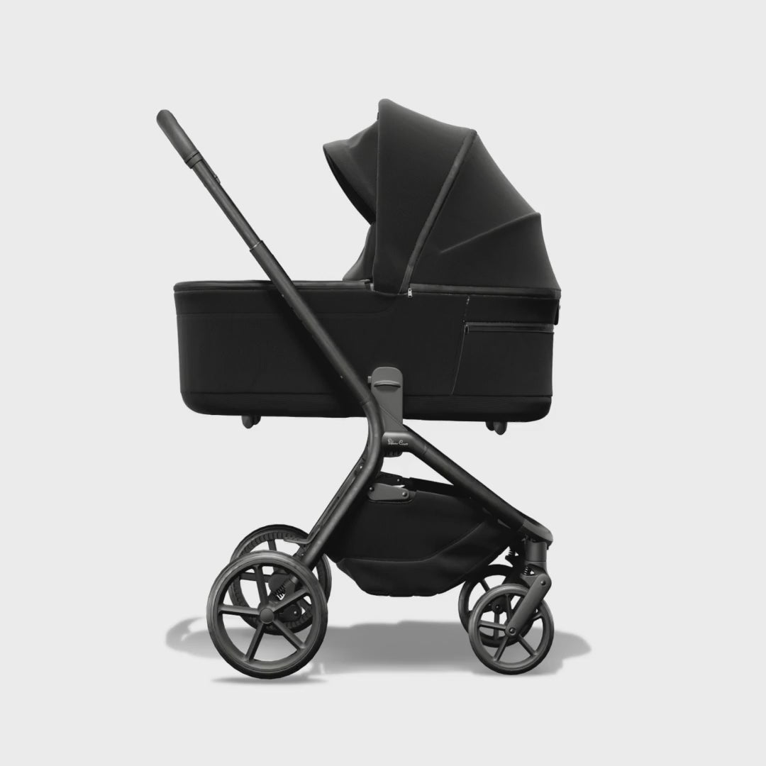 Load video: Silver Cross Breez Pram