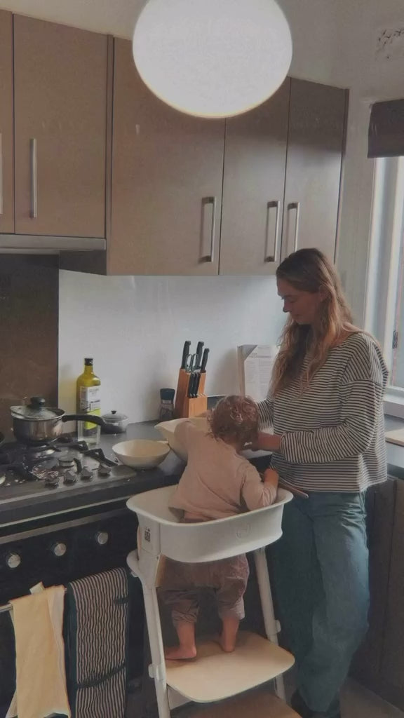 Load video: CYBEX Lemo2 High Chair 3 in 1 + Bouncer Set + Training Tower