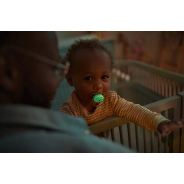 Avent Ultra Air Soothers Nighttime Glow 18+ months 2pk