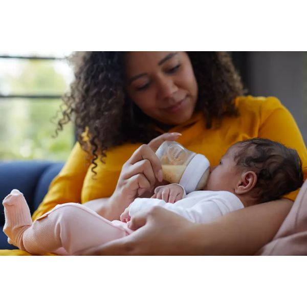 Avent Natural Response Baby Bottle 125ml