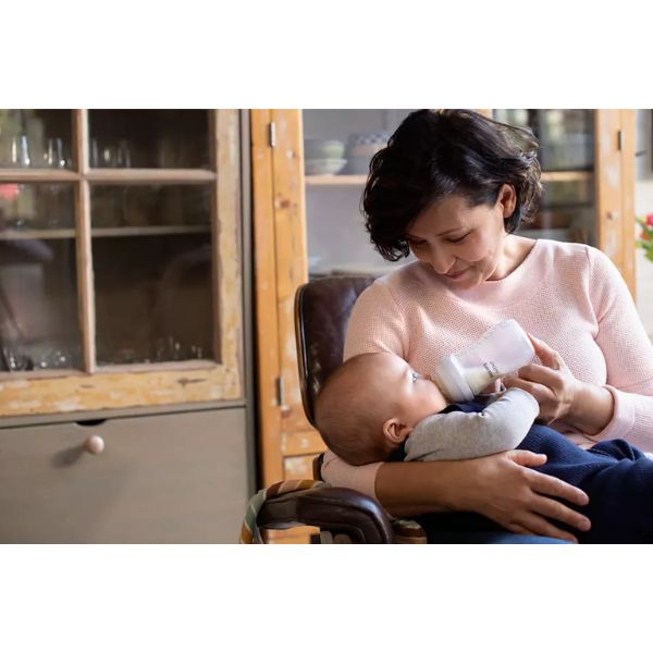 Avent Natural Response Baby Bottle 260ml