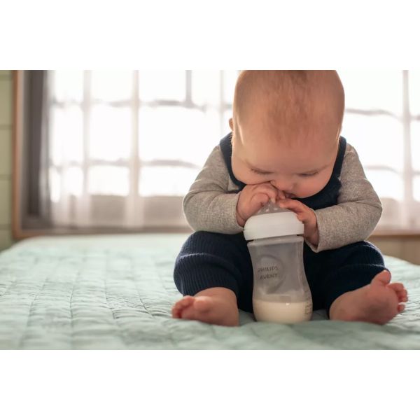 Avent Natural Response Baby Bottle 260ml