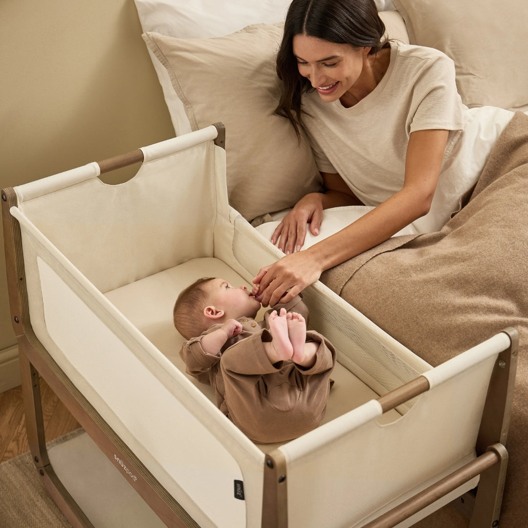 SnuzPod5 Co-Sleeper Walnut