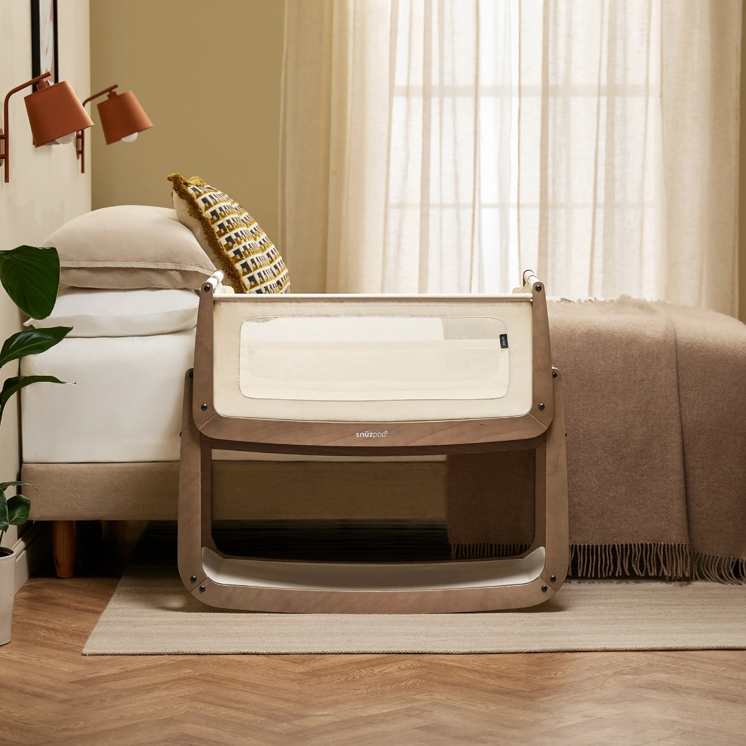SnuzPod5 Co-Sleeper Walnut