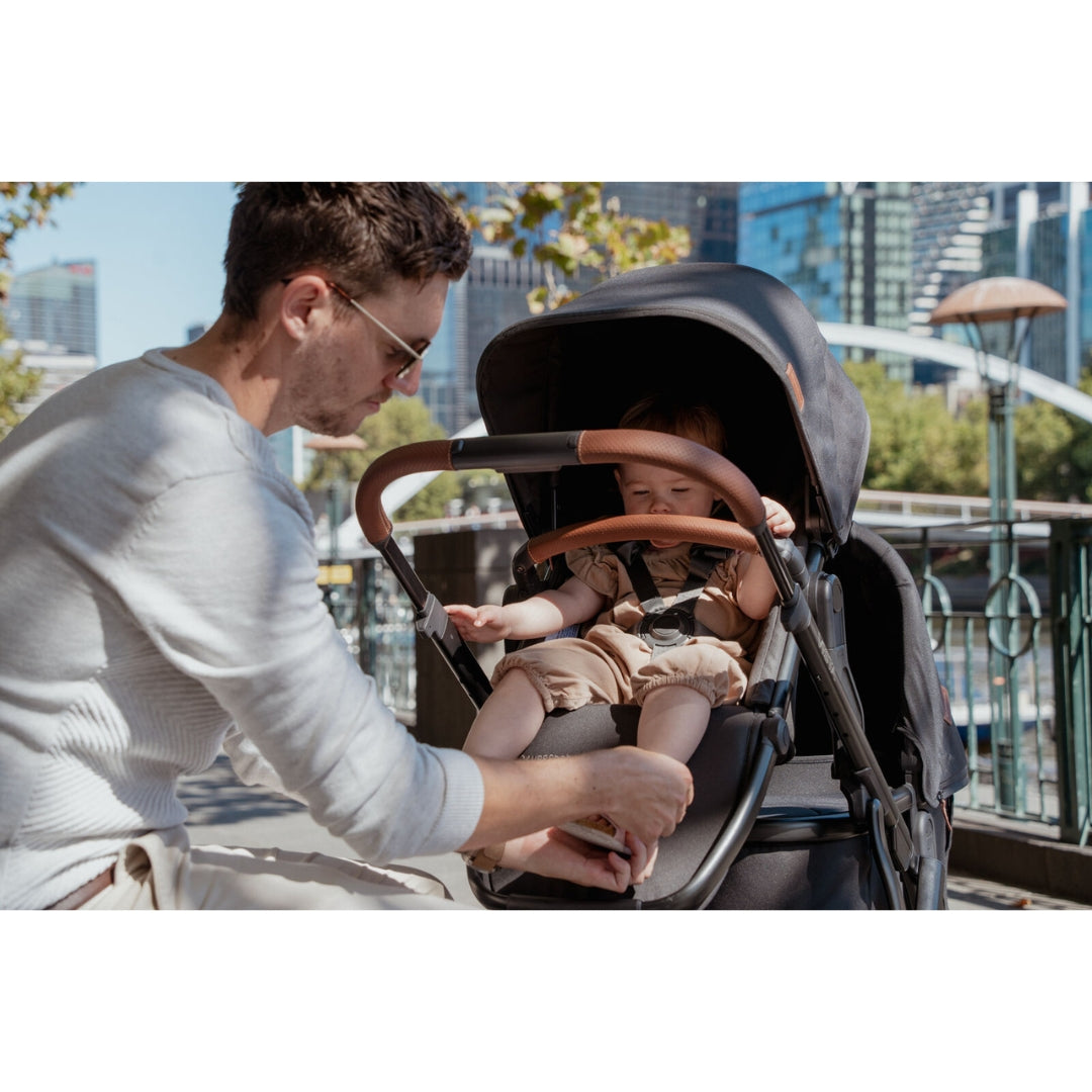 UPPAbaby Vista V3 Pram with Bassinet NORI (Charcoal/Carbon Frame/Saddle Leather) + Rumble Seat V3